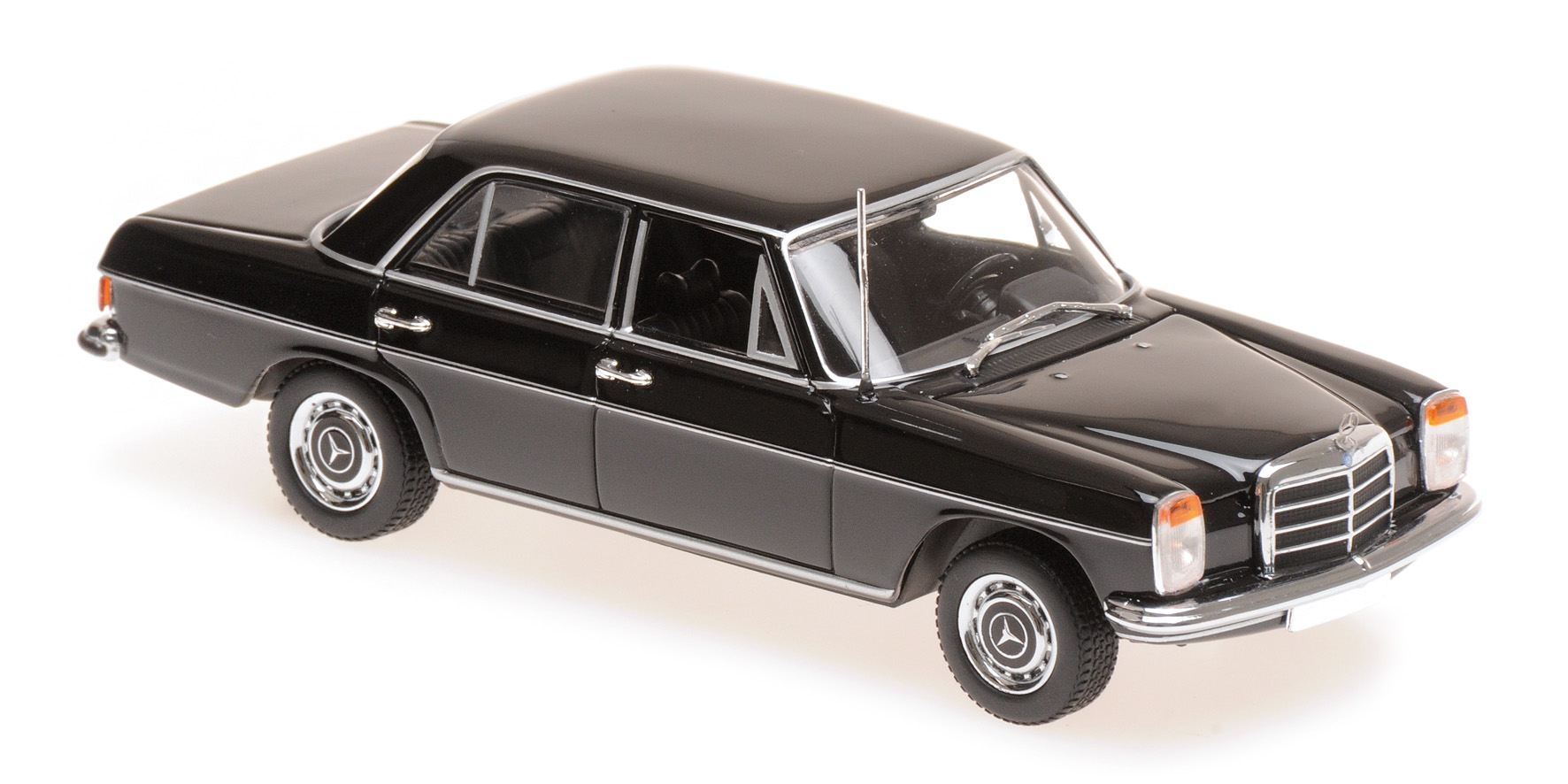 Maxichamps - MERCEDES-BENZ 200 - 1968 - BLACK Maxichamps - MERCEDES-BENZ 200 - 1968 - BLACK