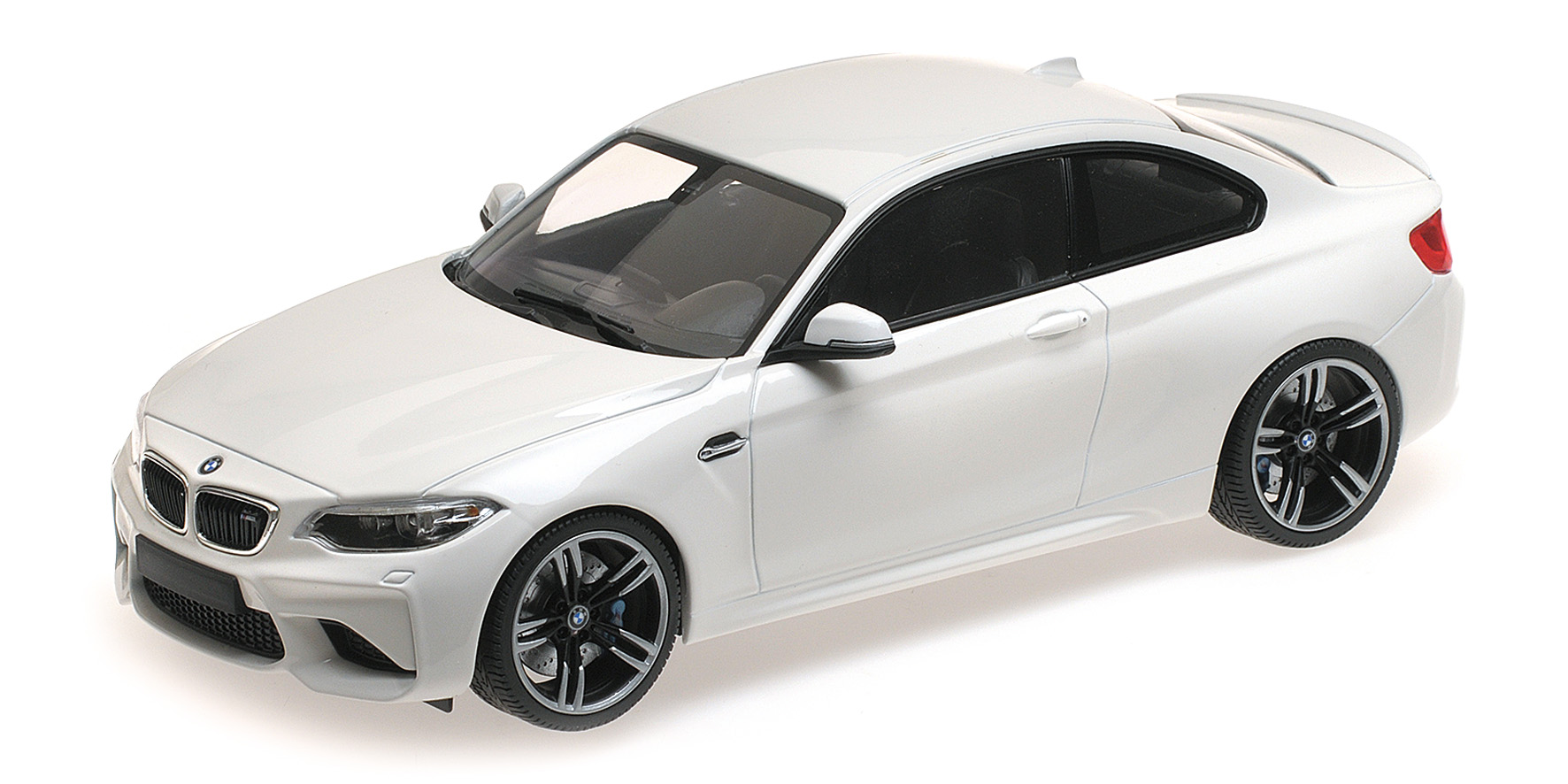 Minichamps - BMW M2 COUPÉ - 2016 - WHITE Minichamps - BMW M2 COUPÉ - 2016 - WHITE